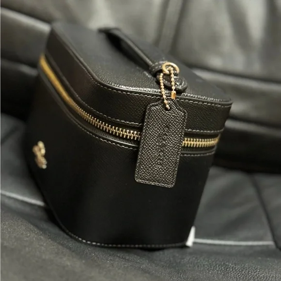 NWT Coach Cosmetic Case In Leather CW727 - Picture 5 of 8